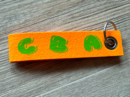 Personalisierter Schlüsselanhänger aus Filz mit Name oder  Wunschtext. Individueller Taschenanhänger als Geschenk.