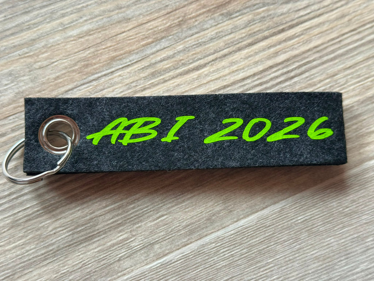 Personalisierter Schlüsselanhänger aus Filz mit Name oder  Wunschtext. Individueller Taschenanhänger als Geschenk.
