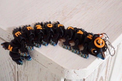 Bewegliche Halloween Krähe 3D Druck I Flexi Rabe mit Hexenhut Fidget Toy I Spooky Deko & Anti-Stress Sielzeug I Articulated Crow