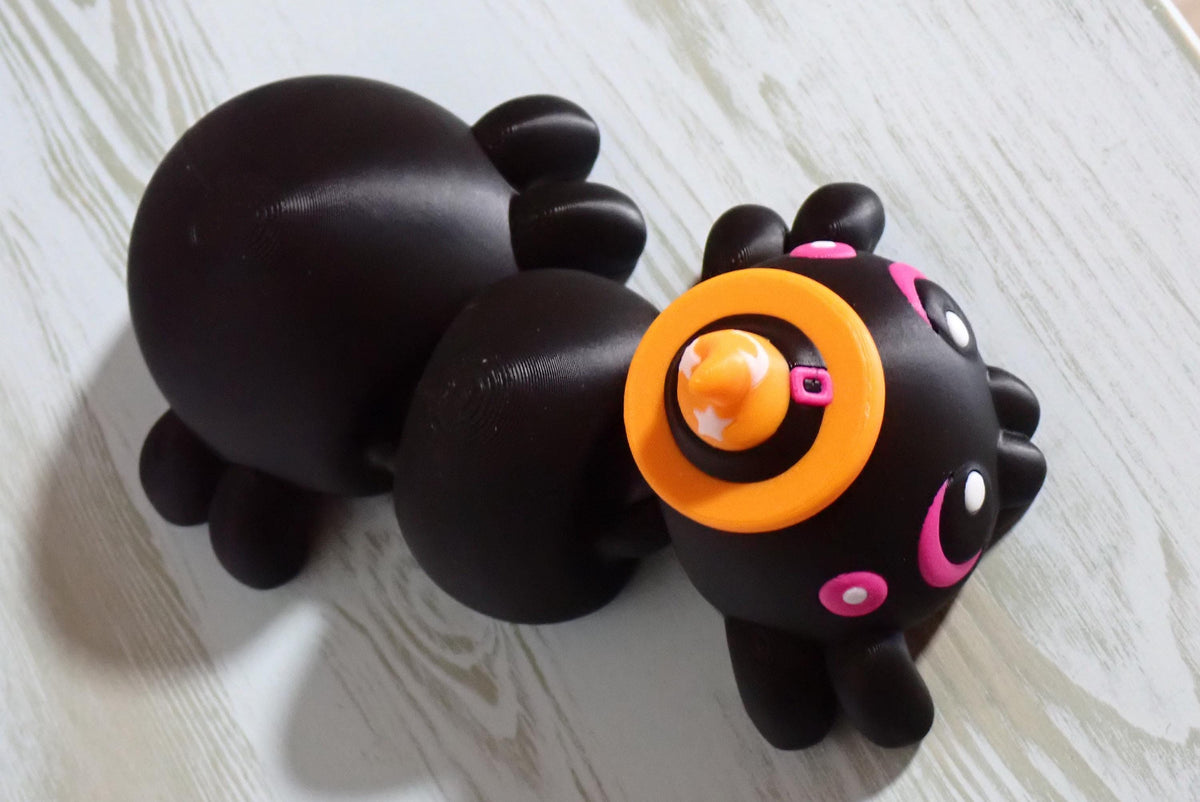 Süße XL Flexi Spinne mit Hexenhut, 3D Druck Halloween Deko, Bewegliches Fidget Toy, Gruselige Tischdeko, Halloween Geschenk